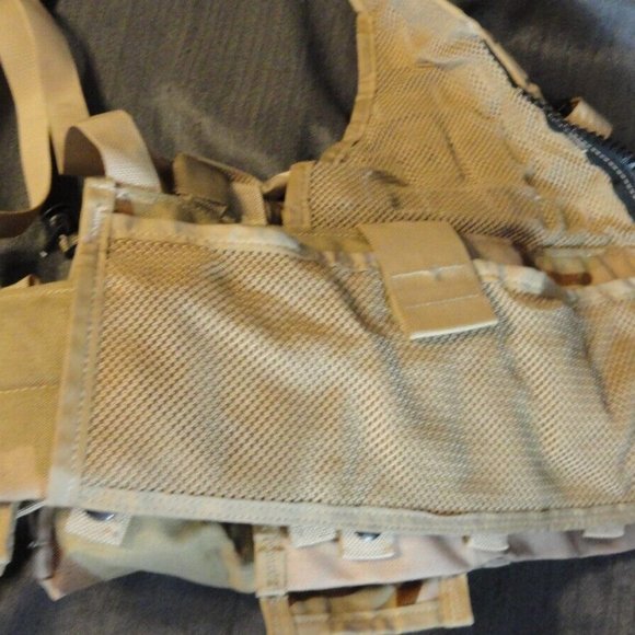 DCU DESERT CAMOUFLAGE FLC LBE LBV LOAD BEARING VEST COMBAT TACTICAL POUCHES 1903 - Picture 5 of 15
